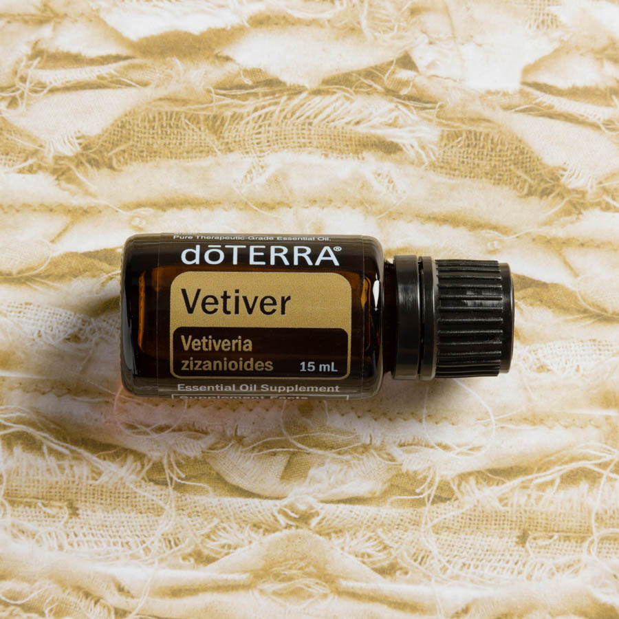 vetiver essential oil VETIVER - Shop apolline.tw Fragrances - Pinkoi